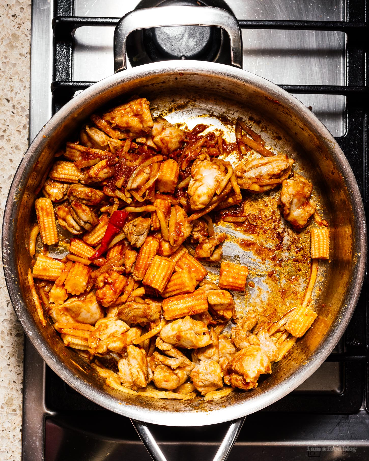 Receta de pollo al curry rojo tailandés con brotes de bambú  www.iamafoodblog.com